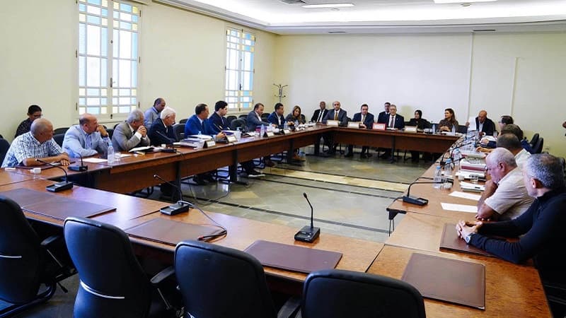 Parliamentary Committee Seeks Economy and Finance Ministers