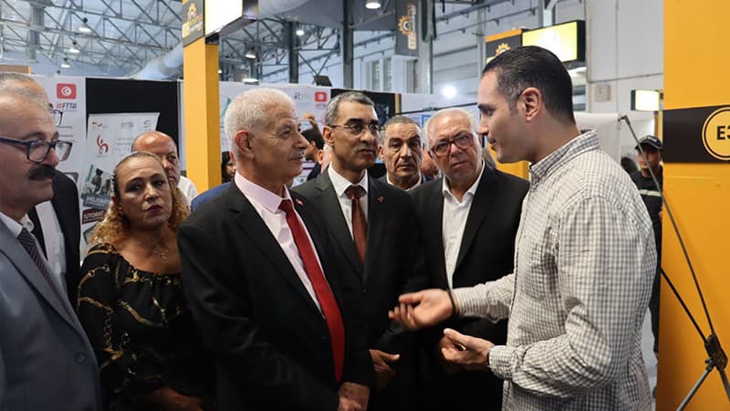 Commerce Minister Opens Textile Fair