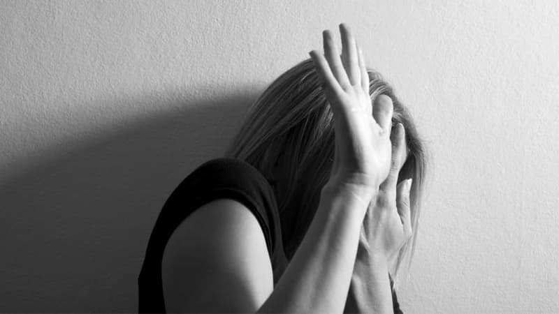 الملاسين: توقيف ممرضة وشخص بشبهة اعتداء طفل