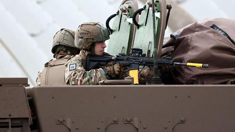 France Starts Deploying Military Units in Saudi Arabia