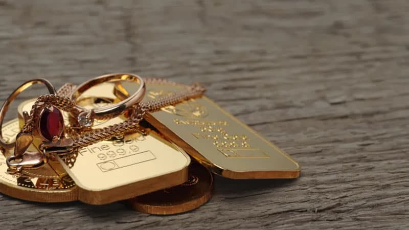 Gold prices fall amid rising dollar