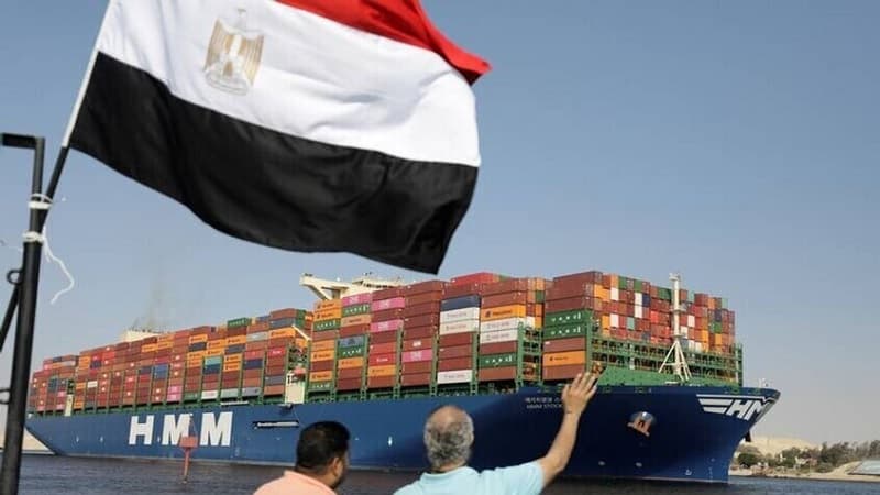 Egyptian PM resolves Suez Canal sale debate