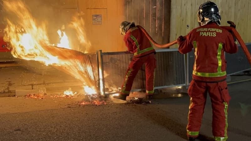 France protesters burn Limoges town hall