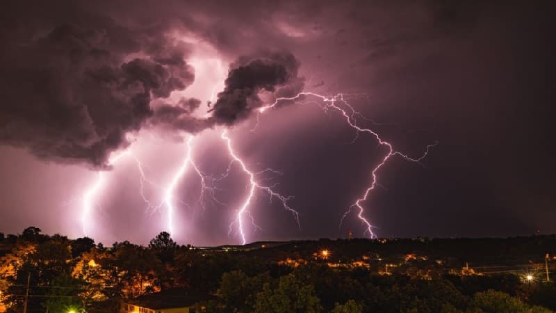 Tonight's weather: brief thunderstorms with heavy rain in some areas