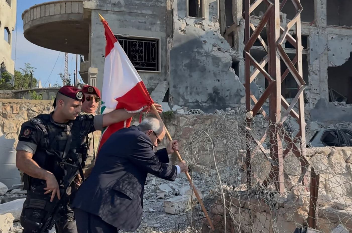 South flag raised in salute to peace