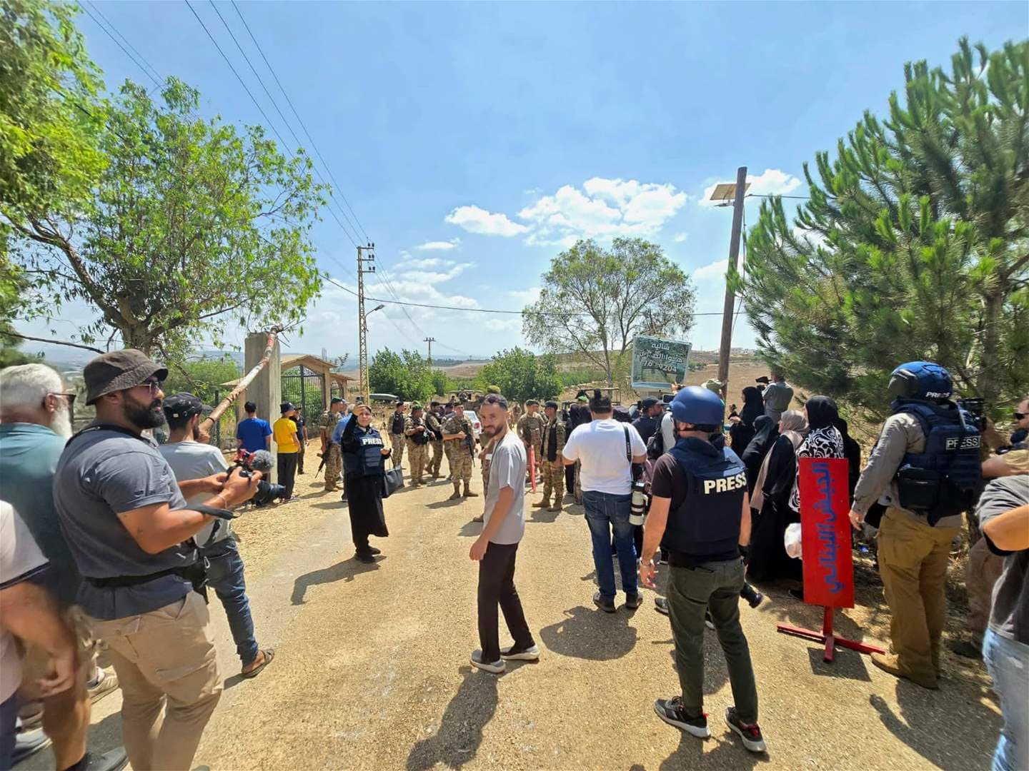 Western Zoutrah residents enter town