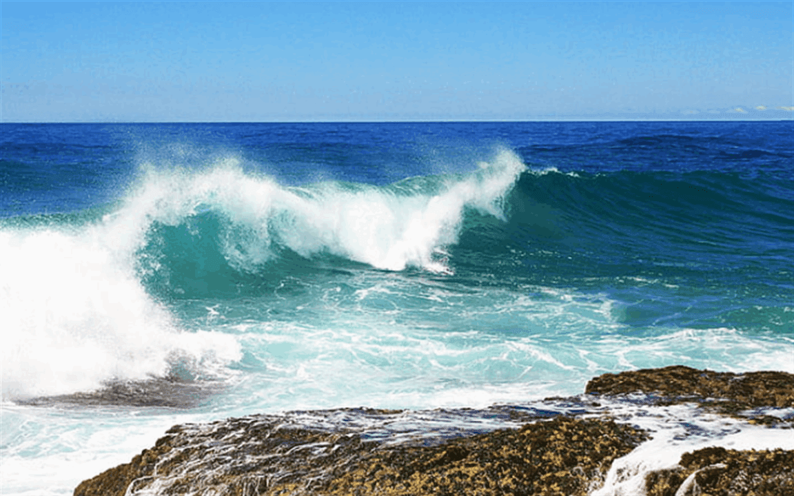 Servant girl warns Naqoura about swimming