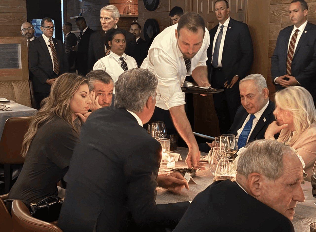 Netanyahu Attends Dinner for Graham