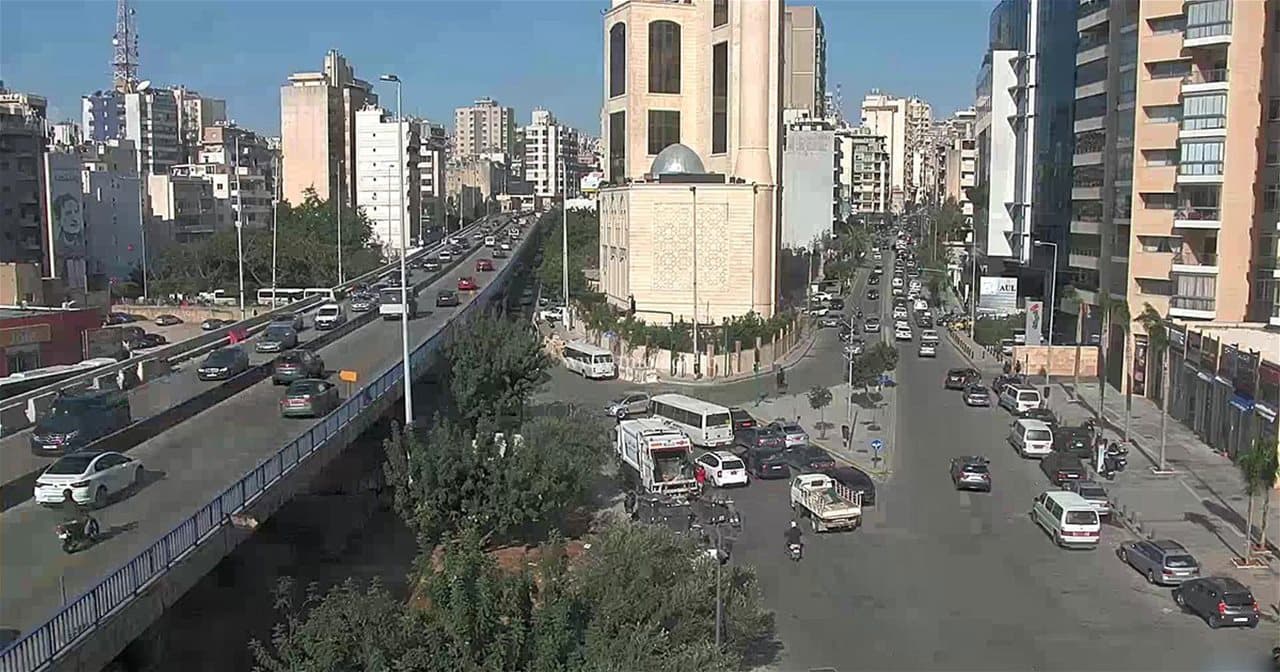 إلقاء صخرة على سيارة من جسر الكولا