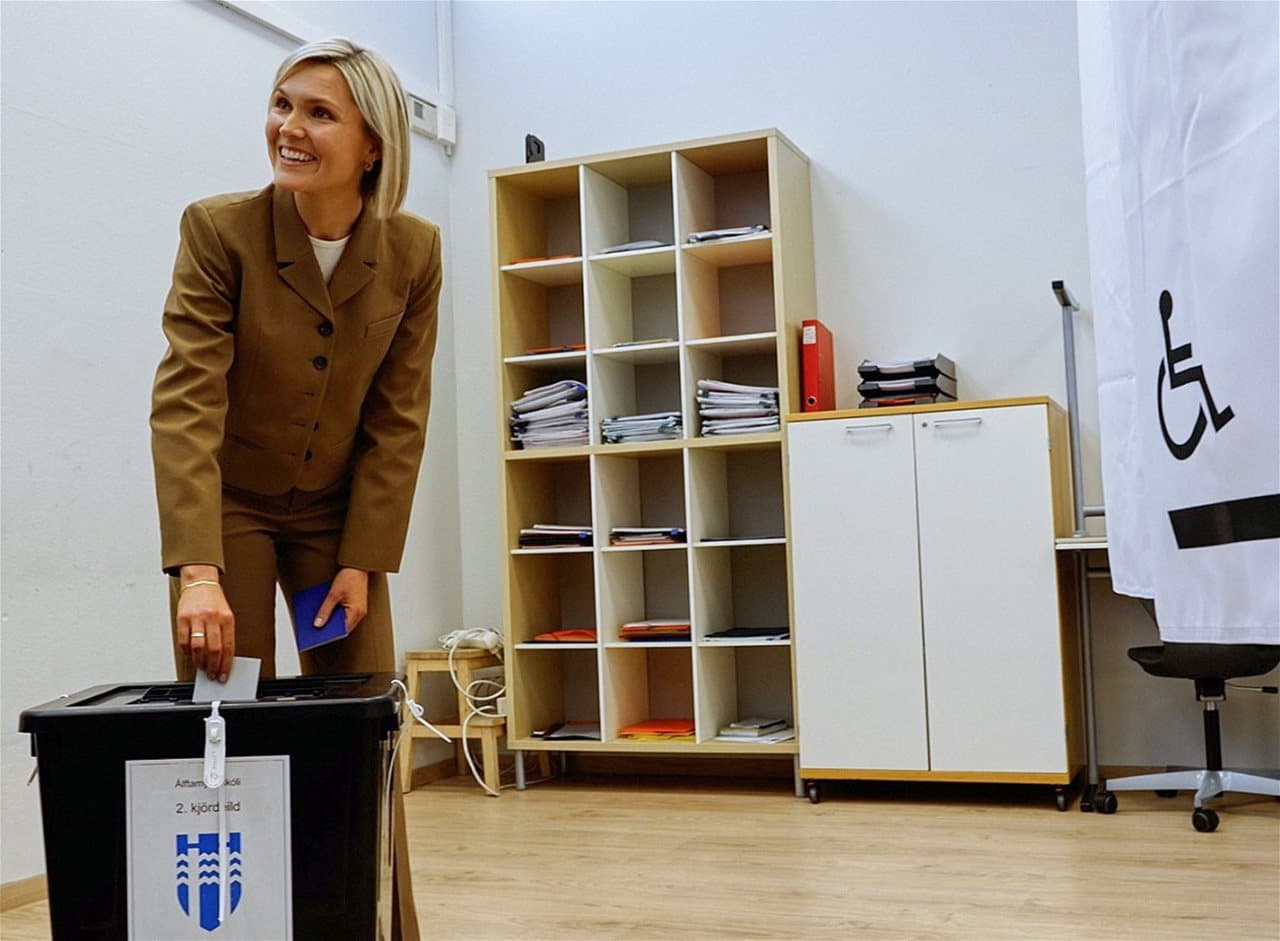 Icelanders oppose EU accession talks