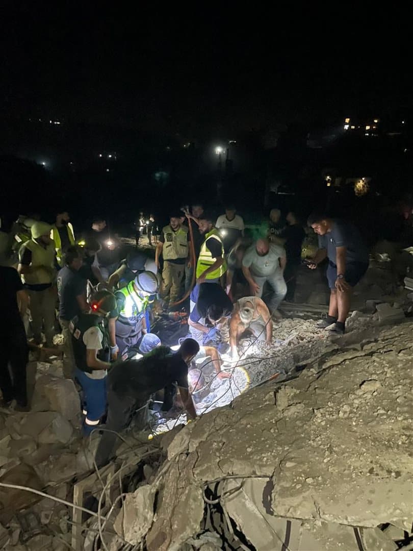 أربعة جرحى في غارة मيفدون وجهود الإنقاذ مستمرة