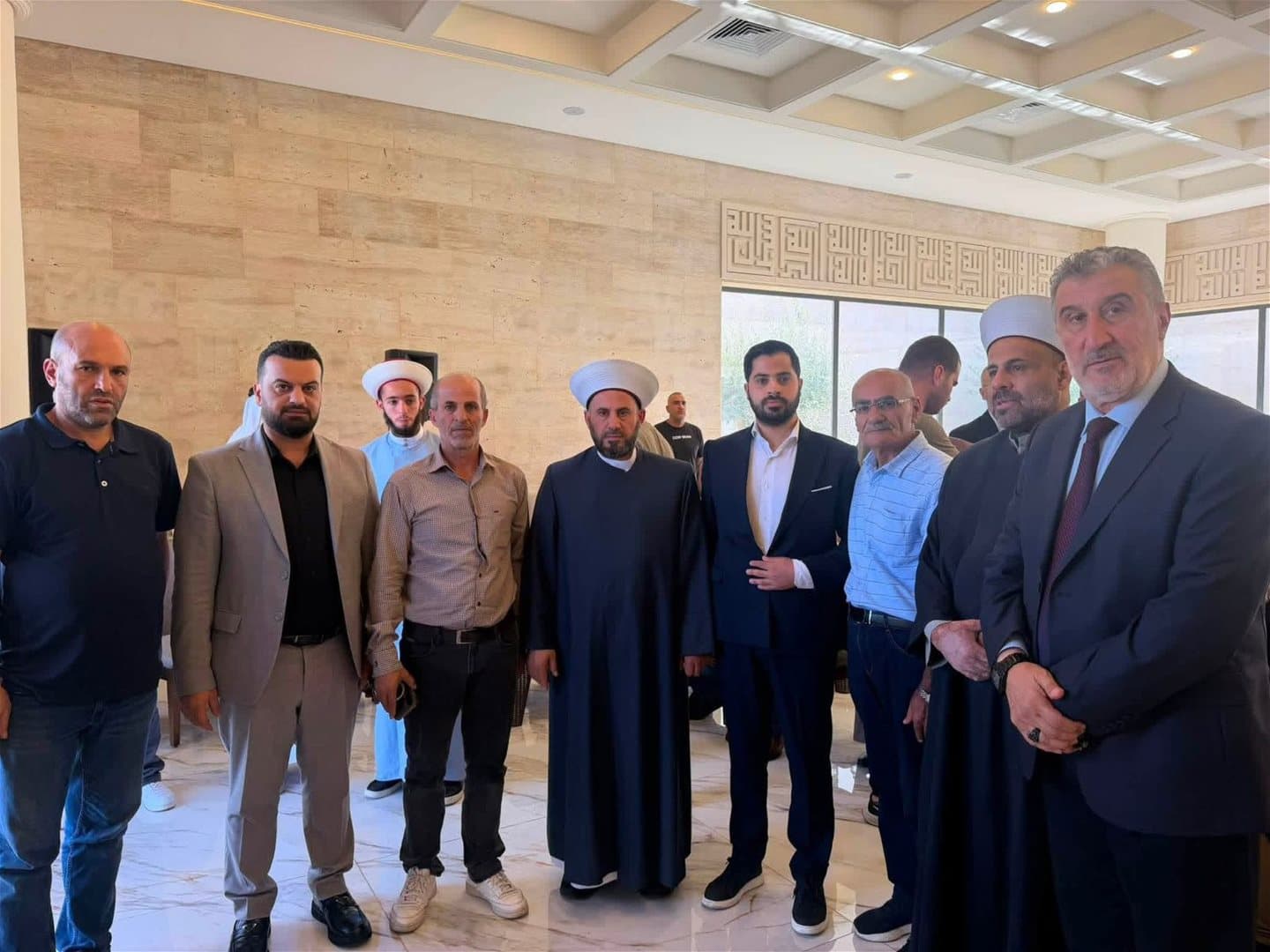 وفد إعلامي يواسي المفتي الغزاوي بوفاة والده