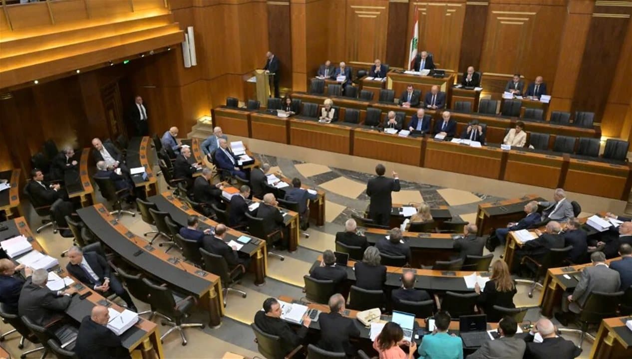 مناقشة سياسة الحكومة مستمرة