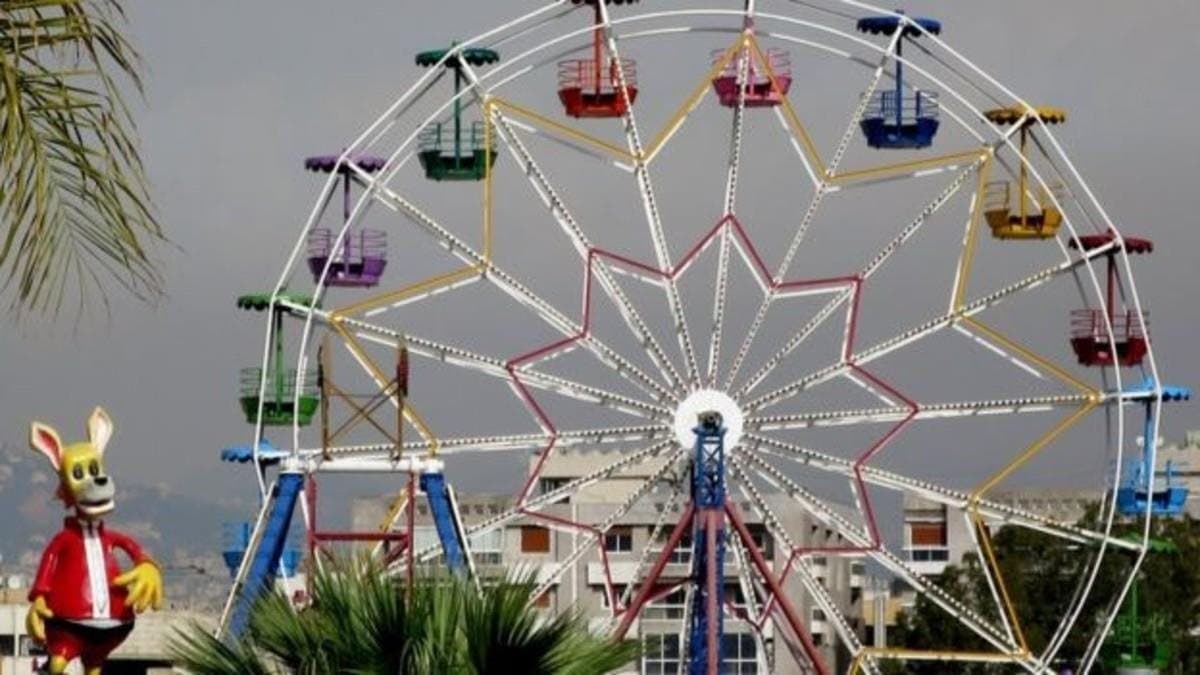 Child falls from ride at amusement park