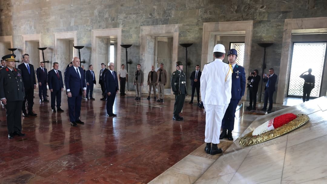 Aoun visits Ankara, pays respects at Atatürk's mausoleum