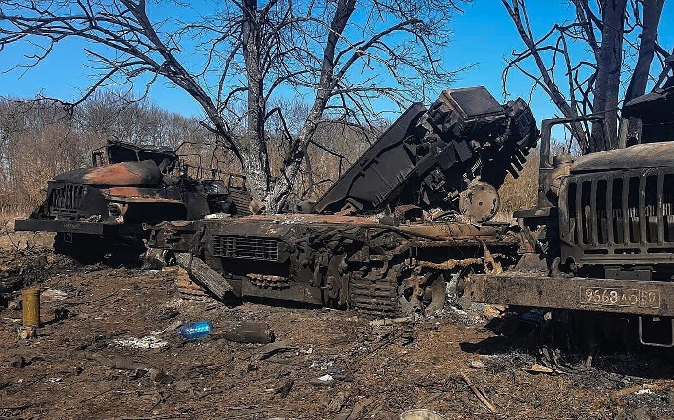 Missile Strike Hits Kyiv Amid Russian Moves in East