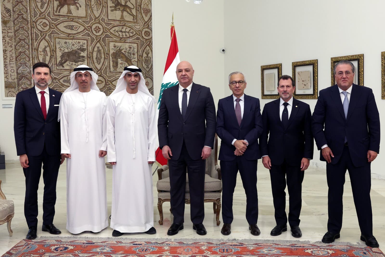 عون يؤكد أن زيارة وفد رجال الاعمال الإماراتيين لبناني