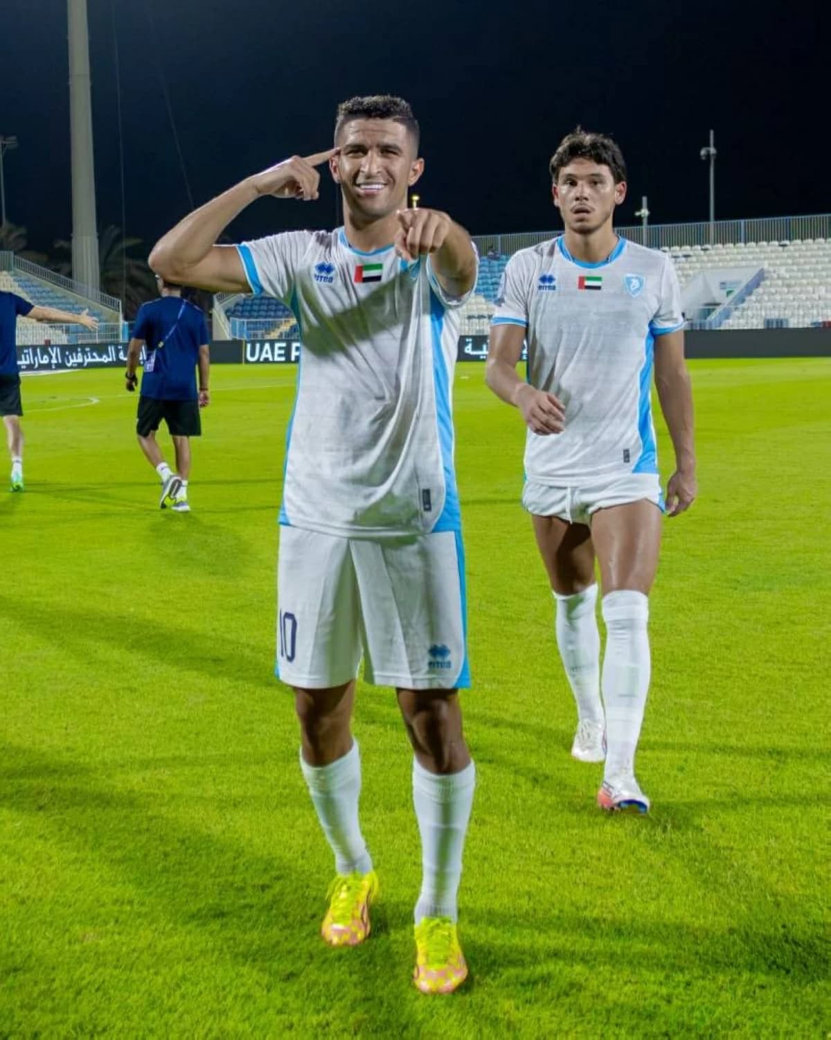 أيمن رشوق يهدى حتا فوزه الأول