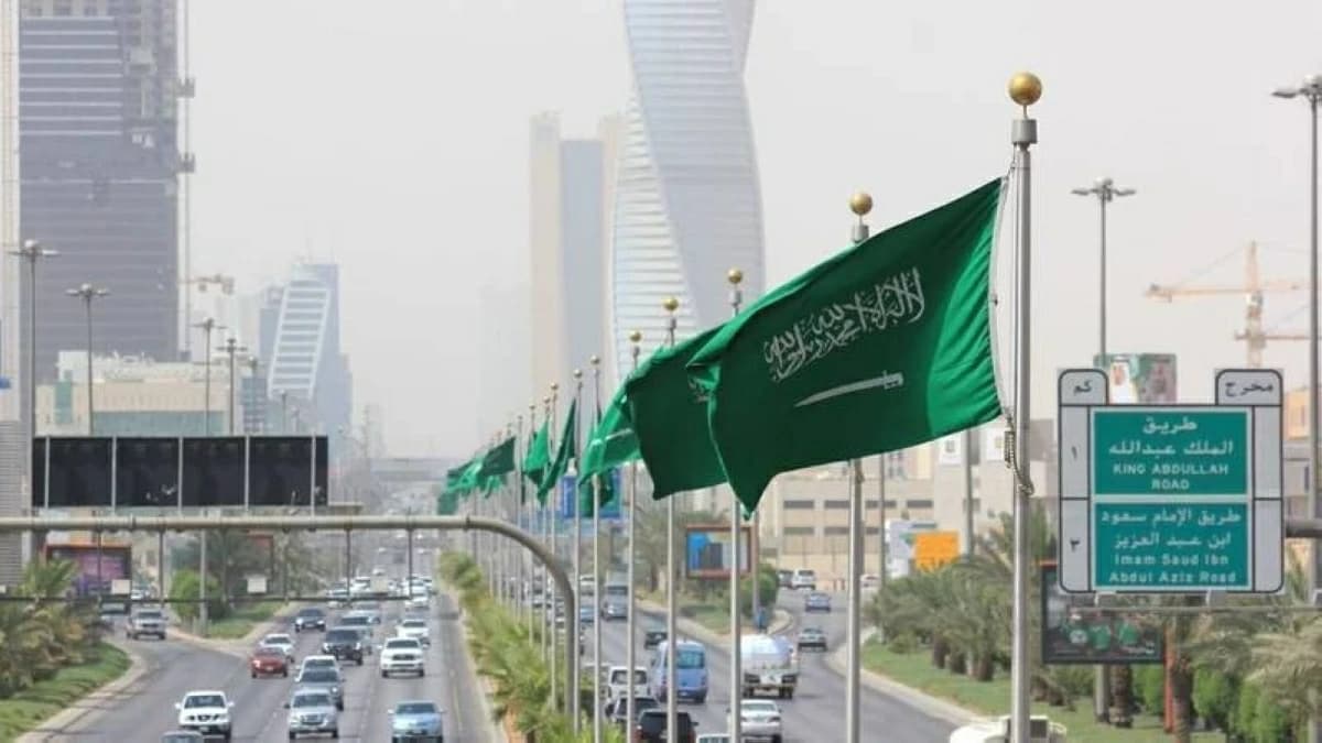السعودية تتعرض لهجمات حوثية تسببت في إصابة 73 مدنياً