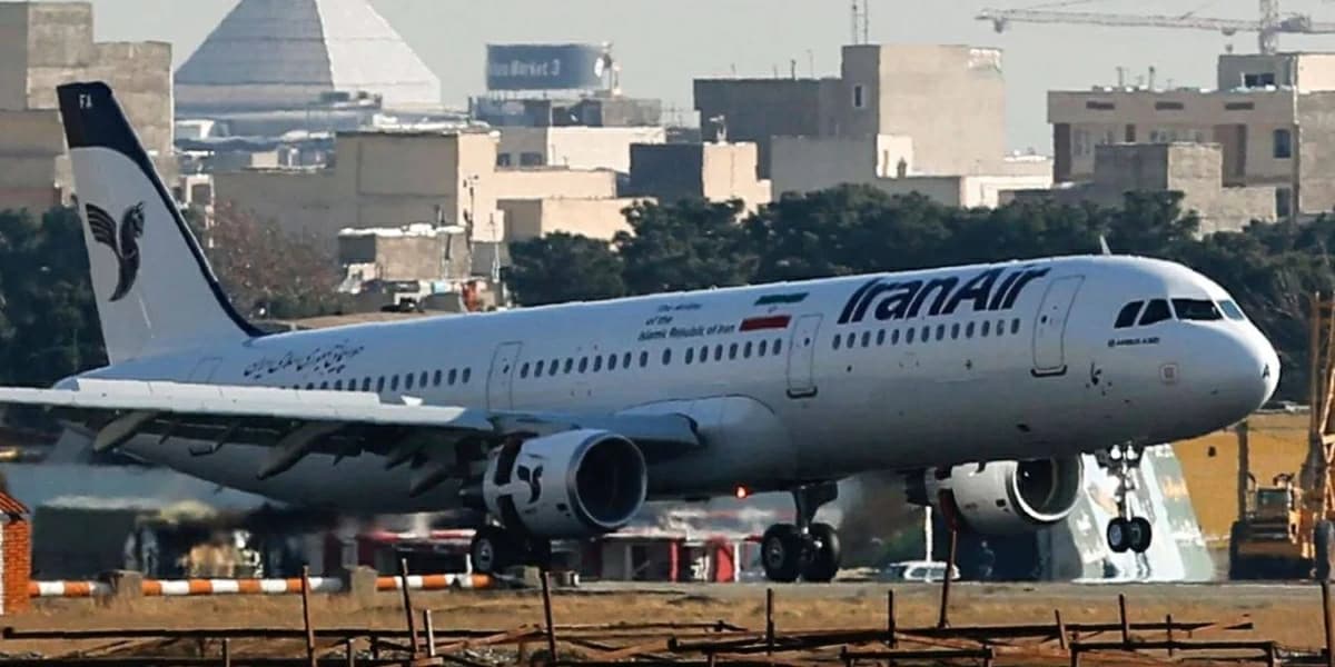 إيران توقف رحلات جوية بسبب العقوبات