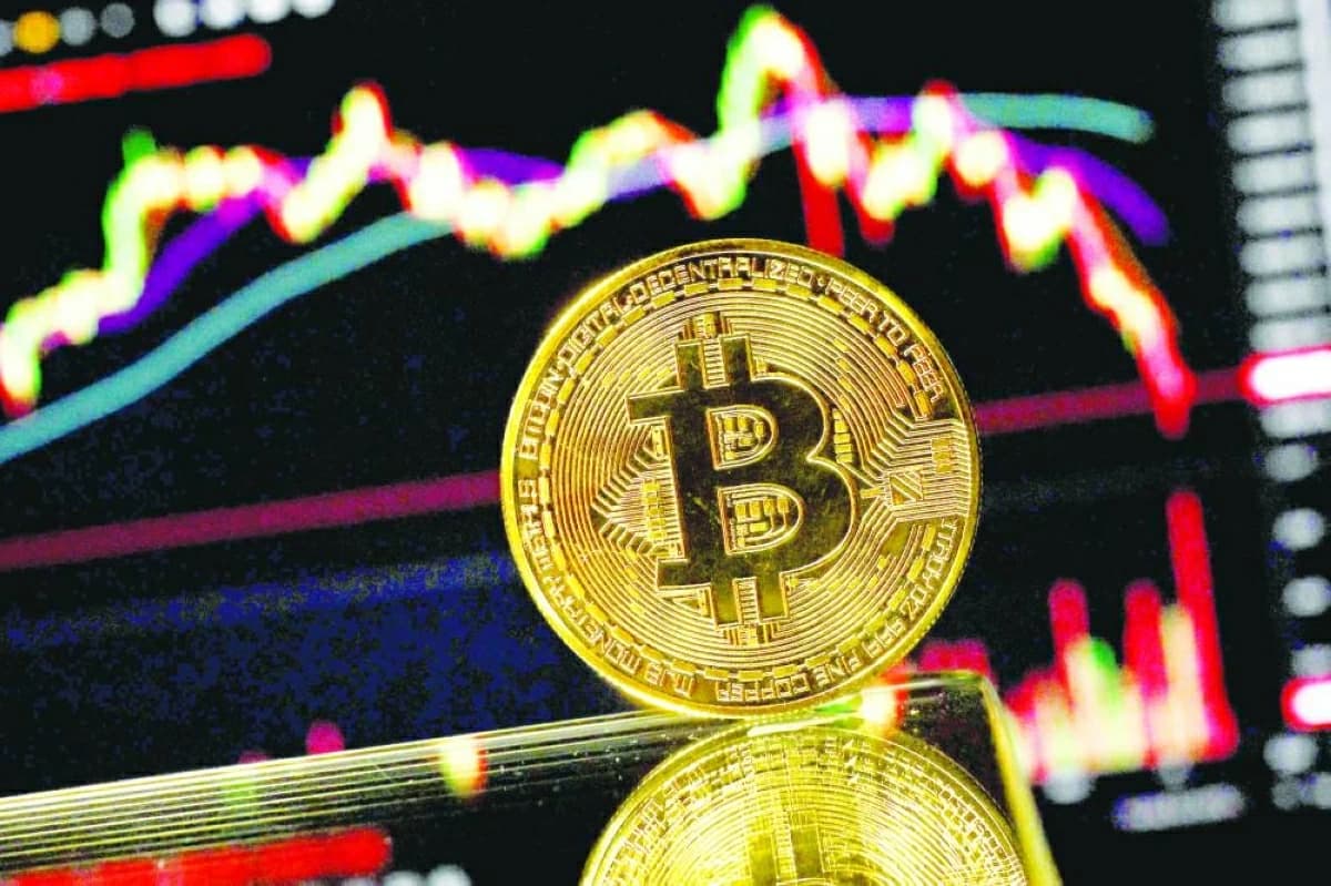Bitcoin drops below 85K