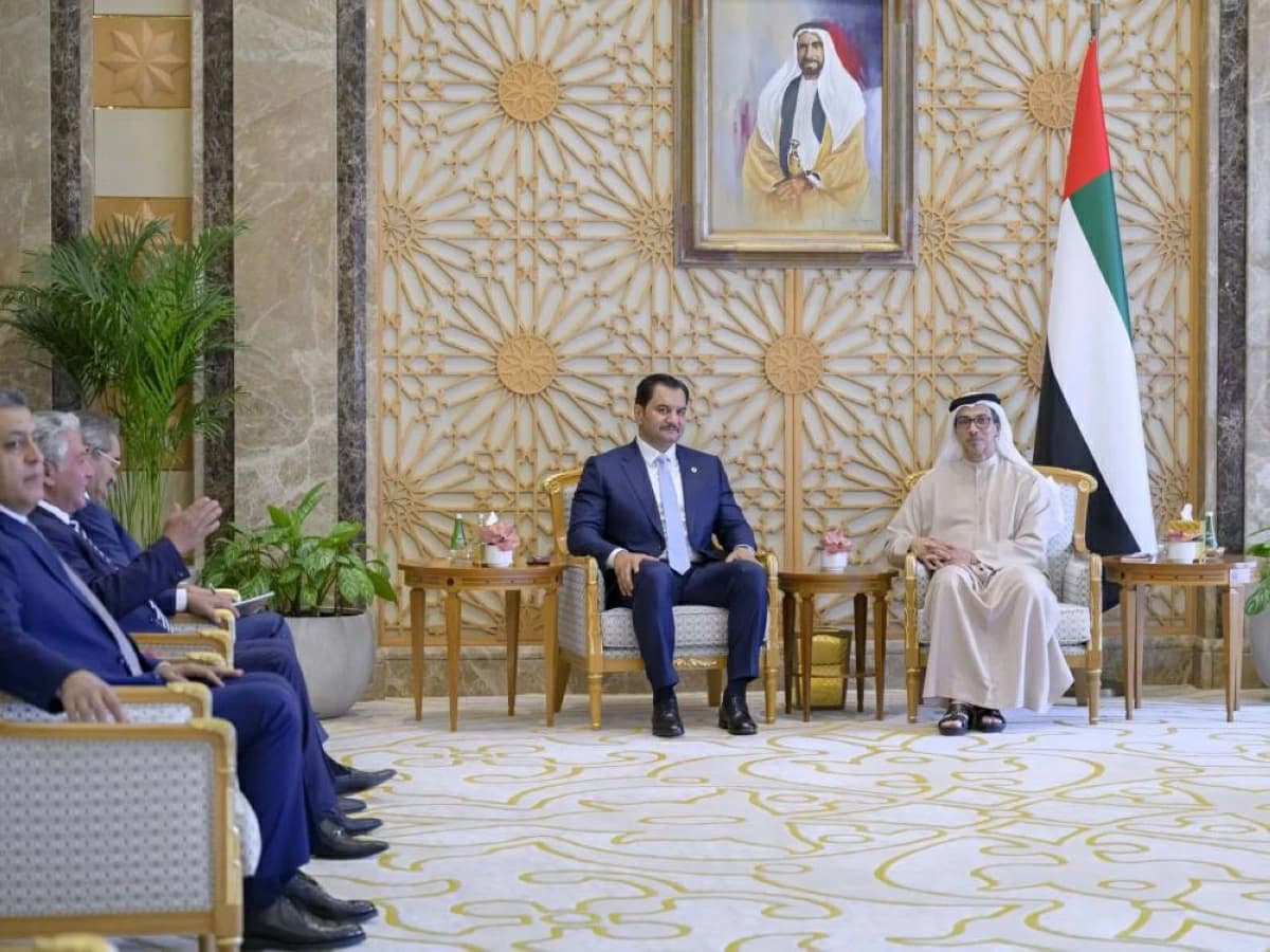 منصور بن زايد يناقش تعزيز العلاقات مع ليبيا