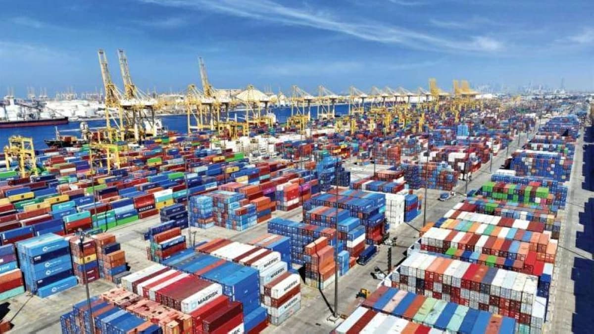 نقل بضائع دبي الحرة يشترط رمز تجاري