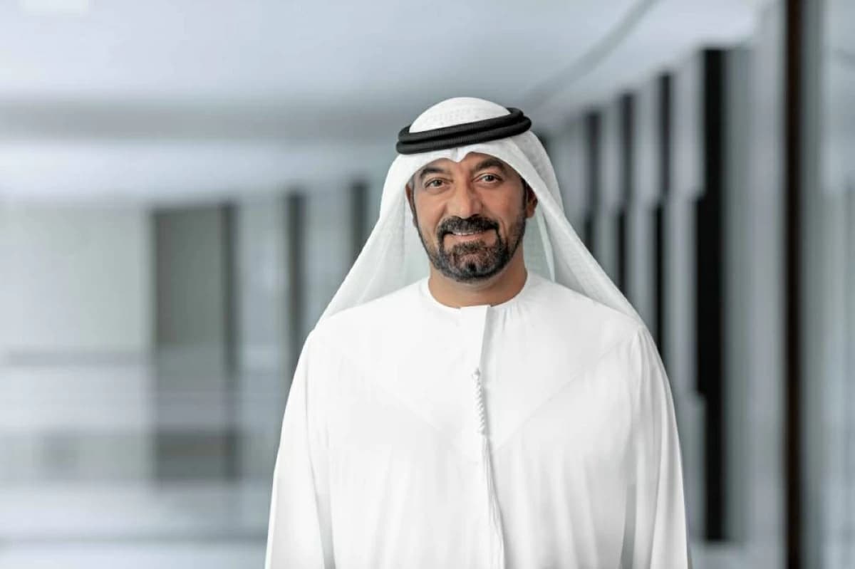 القمة الشرطية تتعاون مع طيران الإمارات
