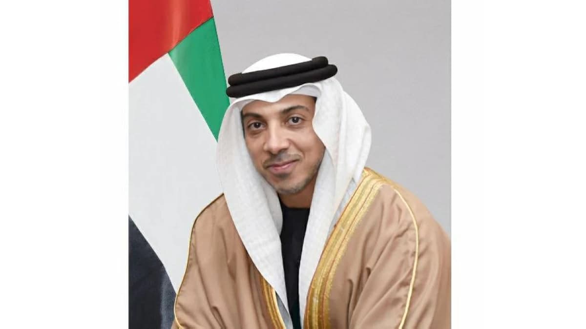 منصور بن زايد يشارك في قمة الصحة المالية بأبوظبي
