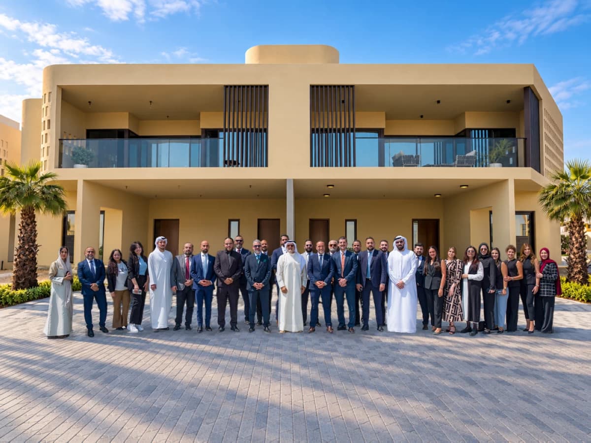 إيفا تكشف عن إنجاز فلل «الطي هيلز»