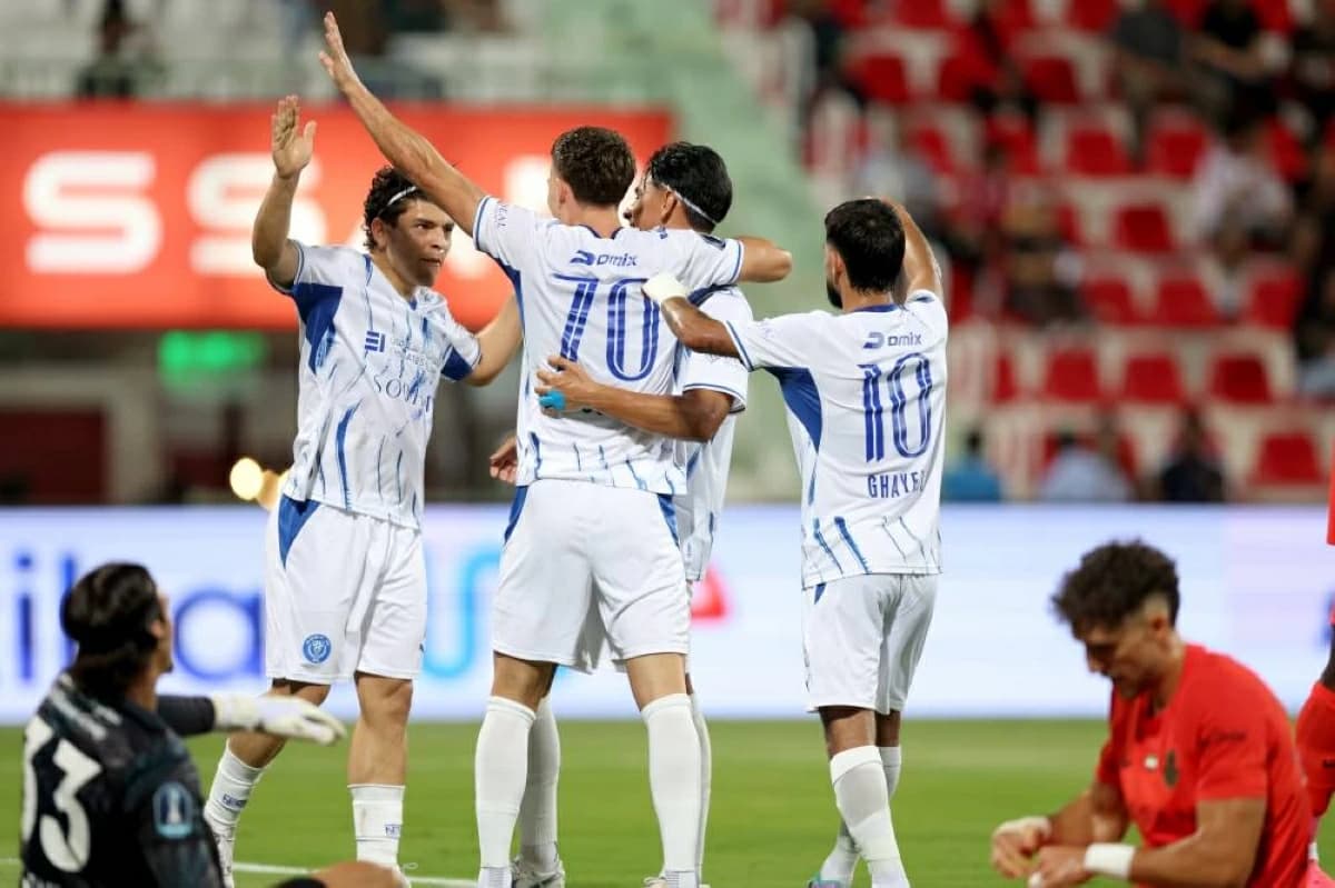 مدربا شباب الأهلي والنصر غير راضين عن التعادل