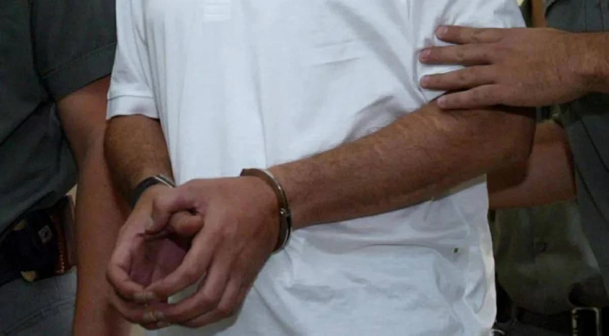 أستاذ إسرائيلي يخطط لقتل مئات الفلسطينيين بـ12 خلية مسلحة