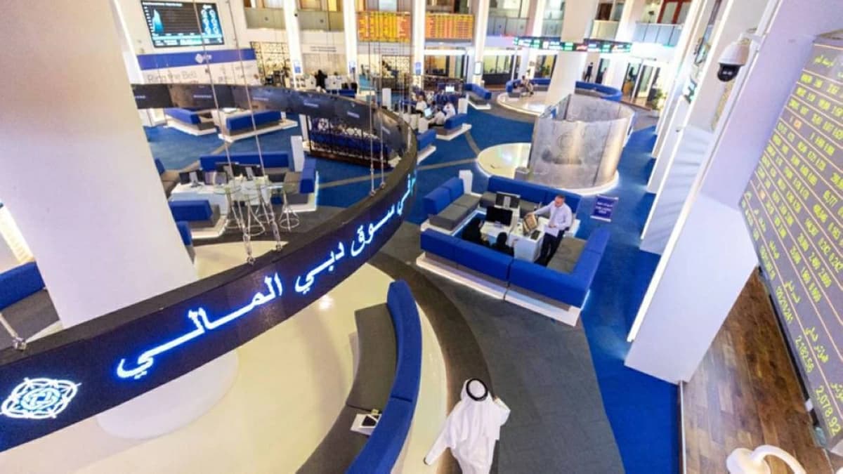 دبي يطرح 17 عقداً مستقبلياً
