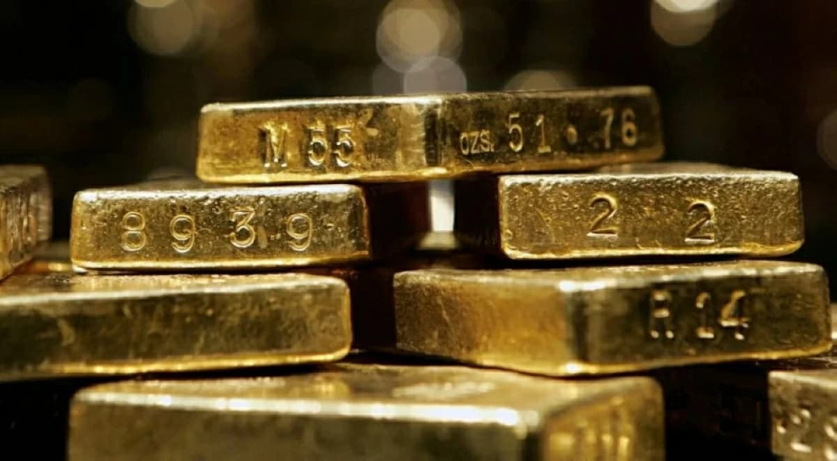 اللذهب ينخفض وسط انتظار تحديد الفائدة