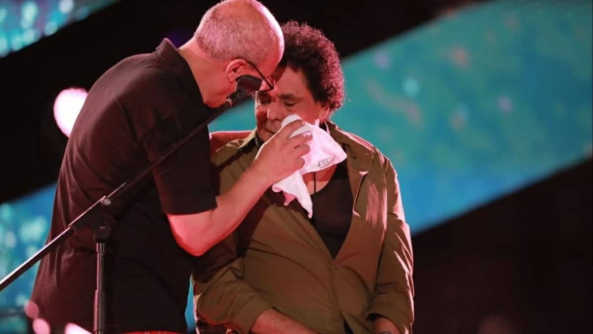 محمد منير يتأثر بتعليقات الجمهور