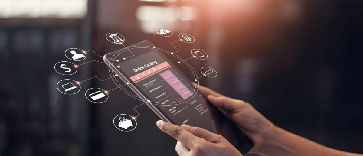 التطبيقات البنكية تقلل حضور الفروع
