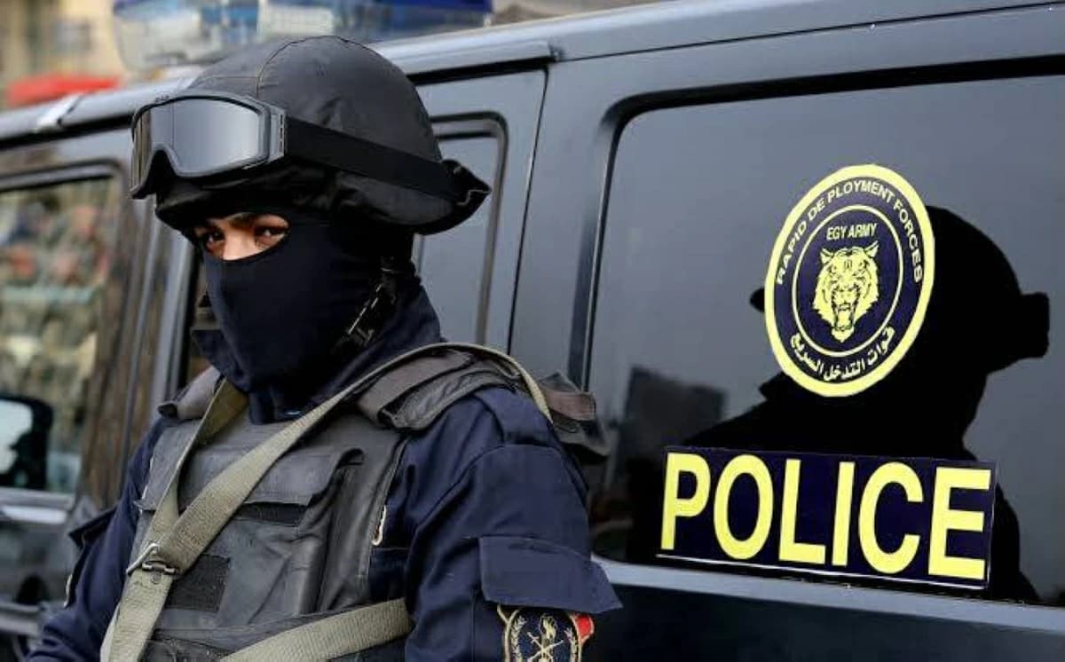 الداخلية توضح سرقة مسلحة للفنان وزوجته