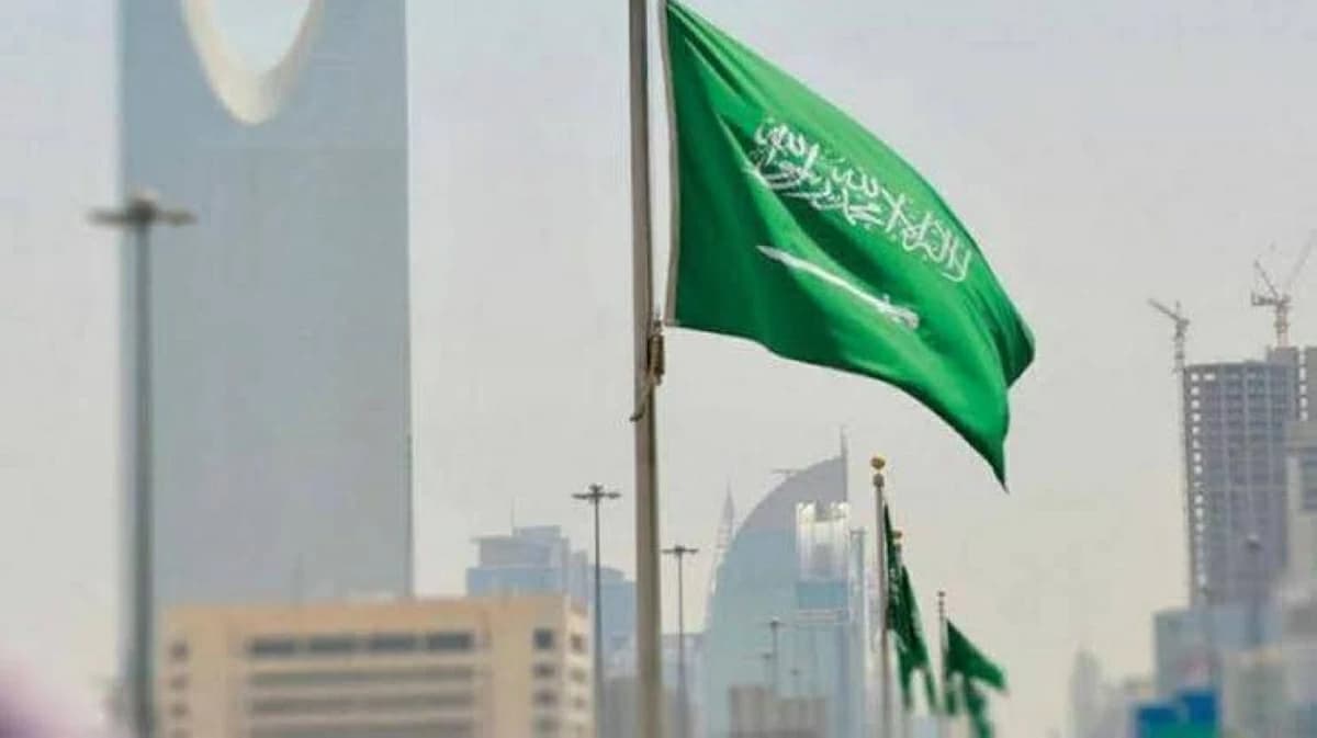 السعودية تعترض صاروخ حوثي يستهدف الرياض