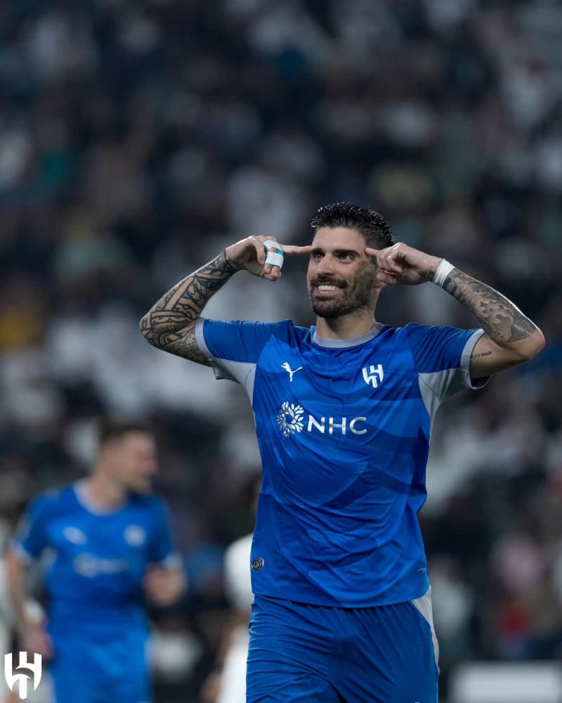 الهلال يحقق فوزا في الدوحة
