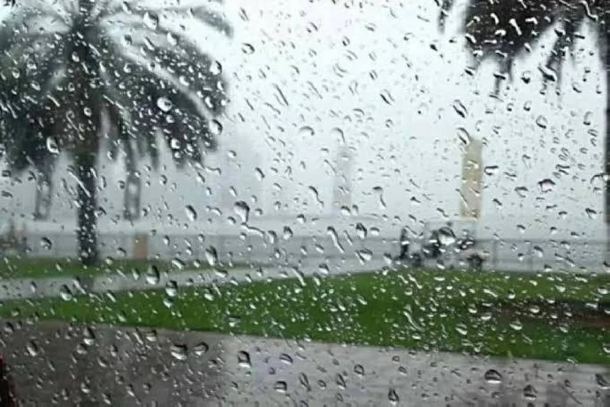 الإمارات تتعرض لأمطار في المناطق الشرقية والجنوبية حتى الأحد