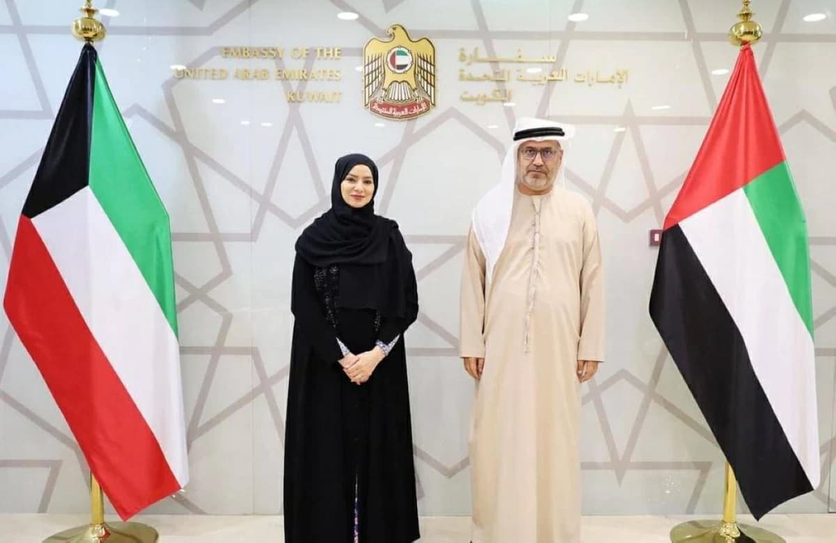 سفير الدولة يزور برامج الفجيرة الثقافية