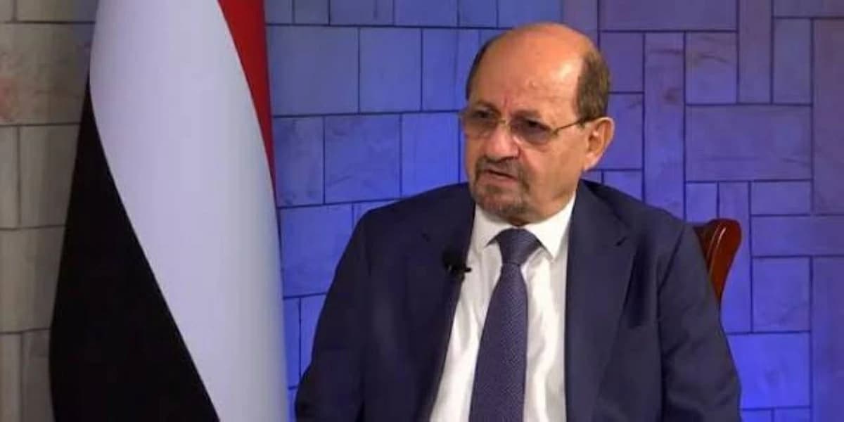 رئيس الحكومة اليمنية في القصر أثناء هجوم الحوثي