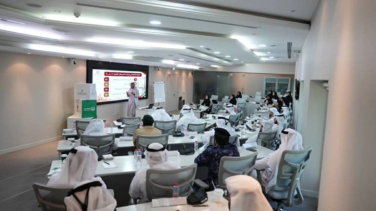شرطة دبي تناقش مؤشرات الاتجار بالبشر