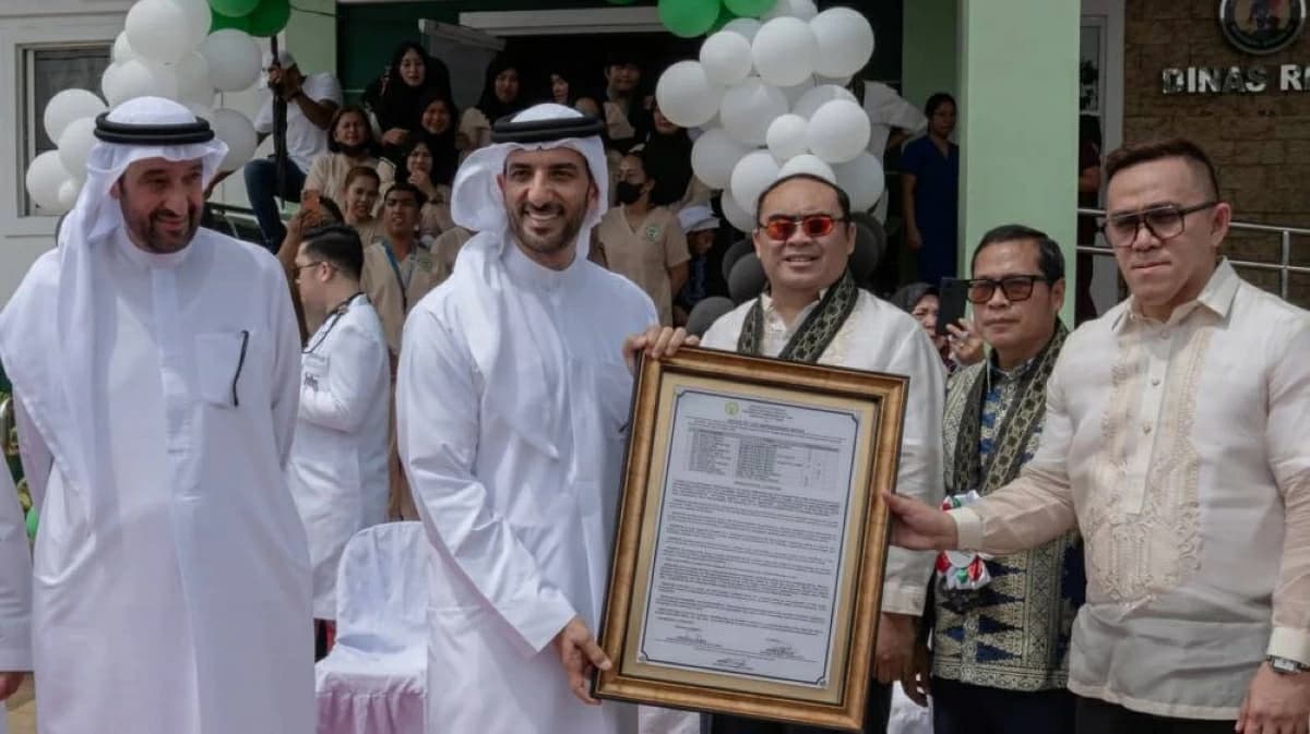 سلطان بن أحمد يطلق مستوصف ديناس في الفلبين
