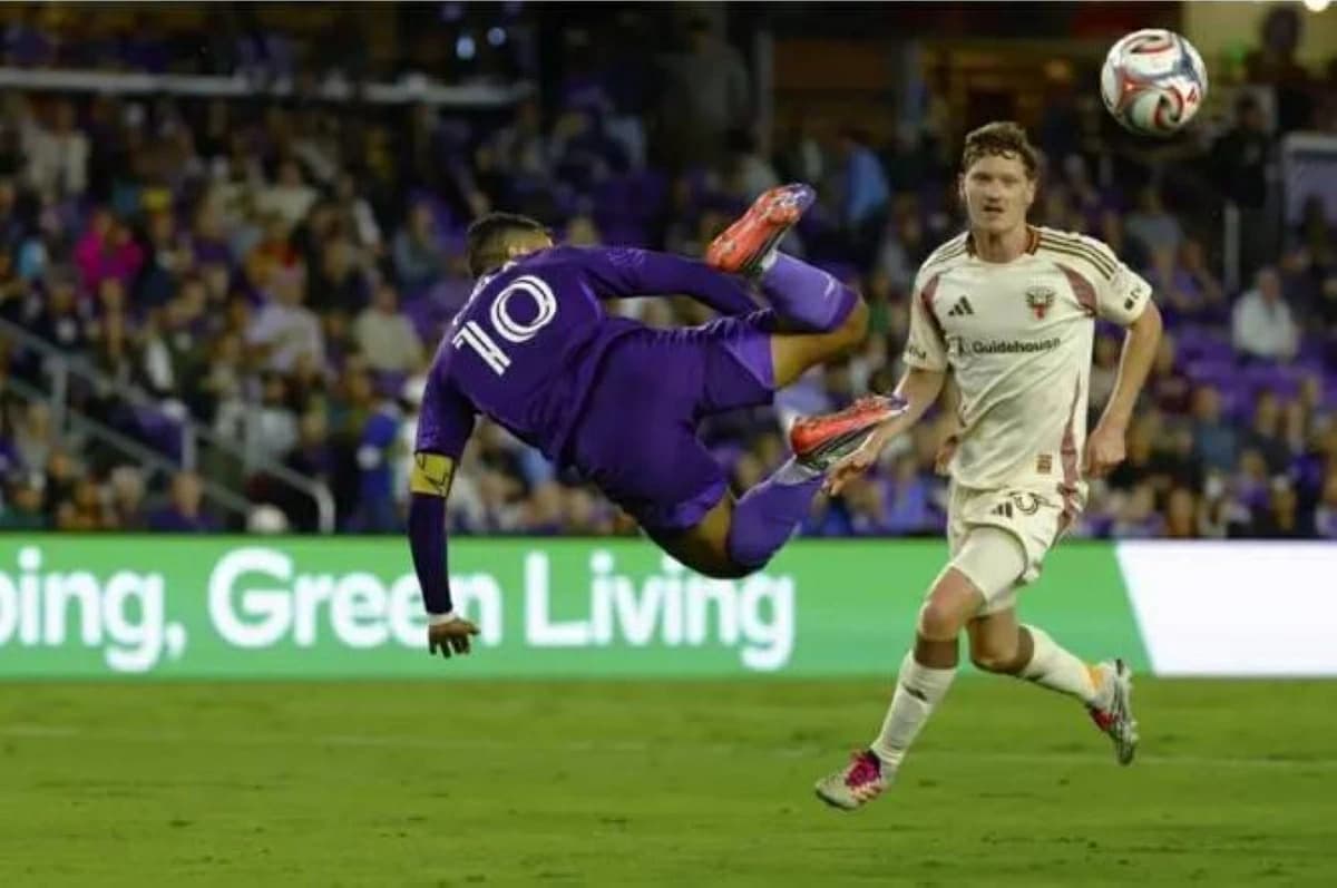 هدف بالدوري الأمريكي يتنافس على الأفضل