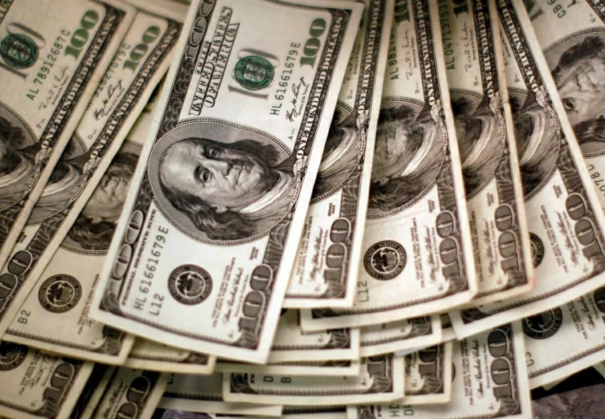 تذبذب في سوق العملات والبيتكوين تحت 82 ألف دولار