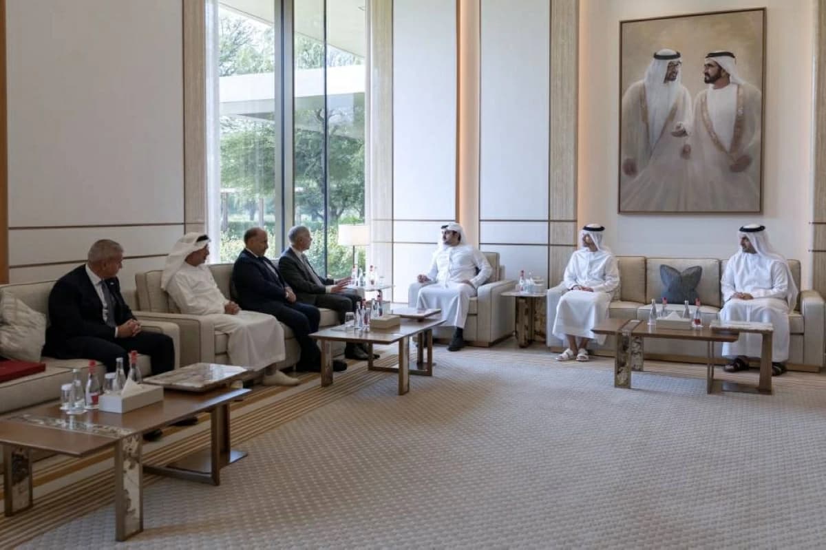 مكتوم بن محمد يقتحم مستقبل الإمارات