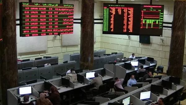 البورصة المصرية تتراجع بما يعادل 2.2 مليار جنيه