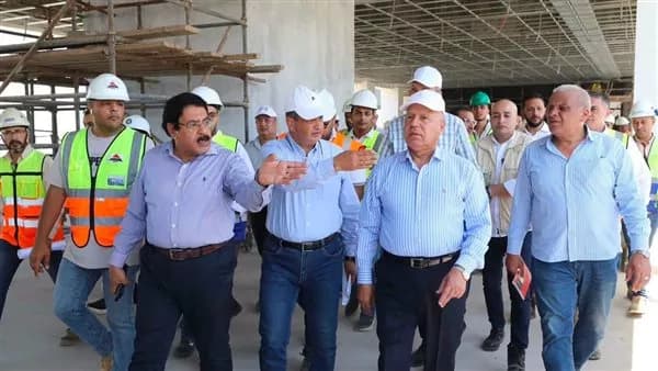 وزير النقل يزور مشروعات الشبكة الكهربائية
