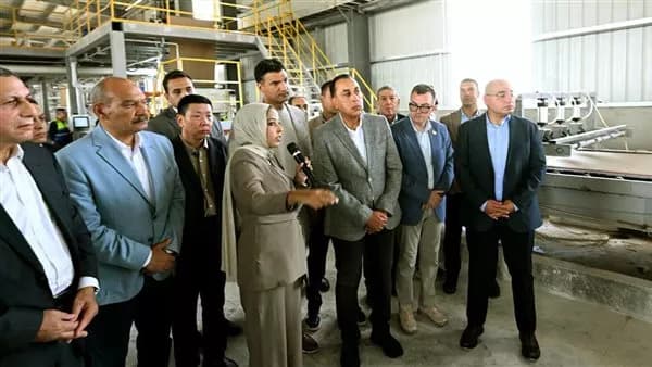 افتتاح مصنع ألواح جبس وبلاطات ديكورية